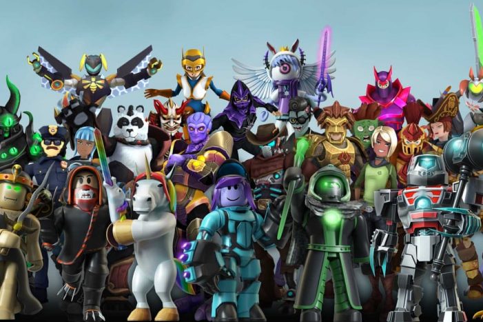 Roblox Avatare sammeln sich in unterschiedlichen Designs